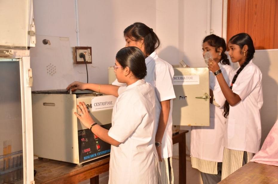 Government College (Autonomous) Rajahmundhry Laboratories photo 6
